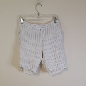 Banana Republic White Pinstriped Women's Bermudas
